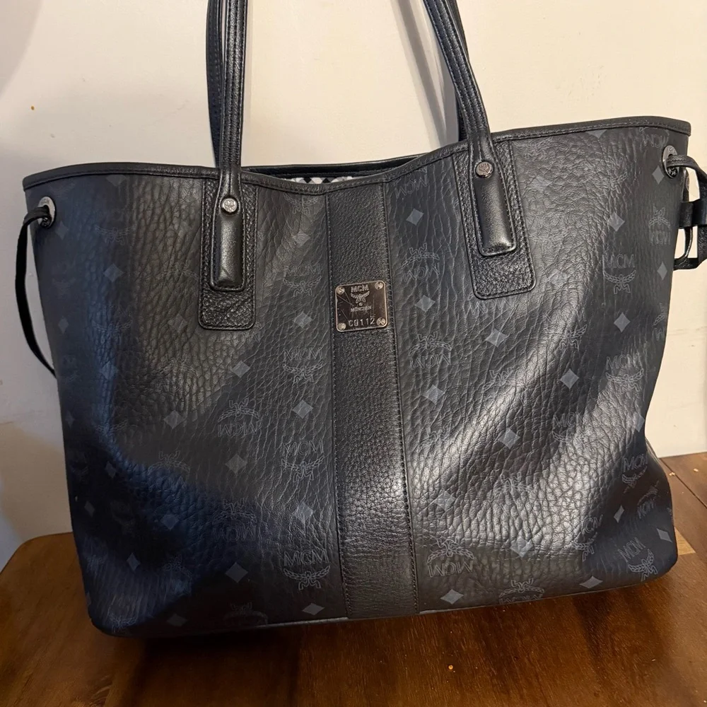 MCM Black Textured Leather tote Bag - Picture 2 of 6